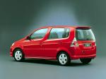 Daihatsu YRV 2000 года